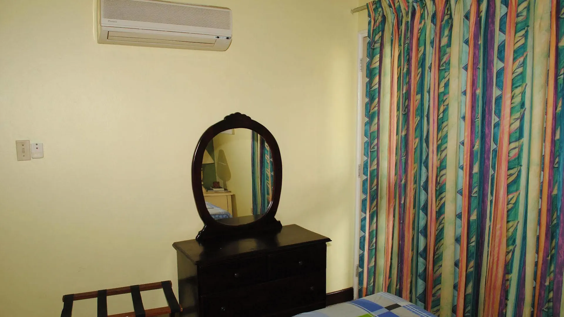 Crawfish Beach Suite Orange Bay